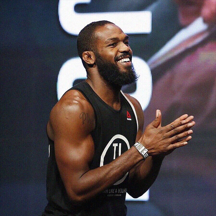 Theo Jon Jones, 4 võ sĩ MMA vĩ đại nhất lịch sử gồm những ai?